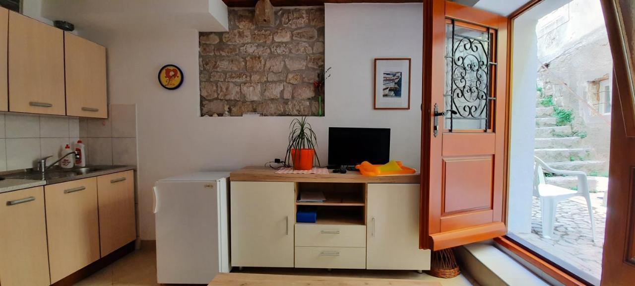 Apartment Lucija Cres Exterior photo