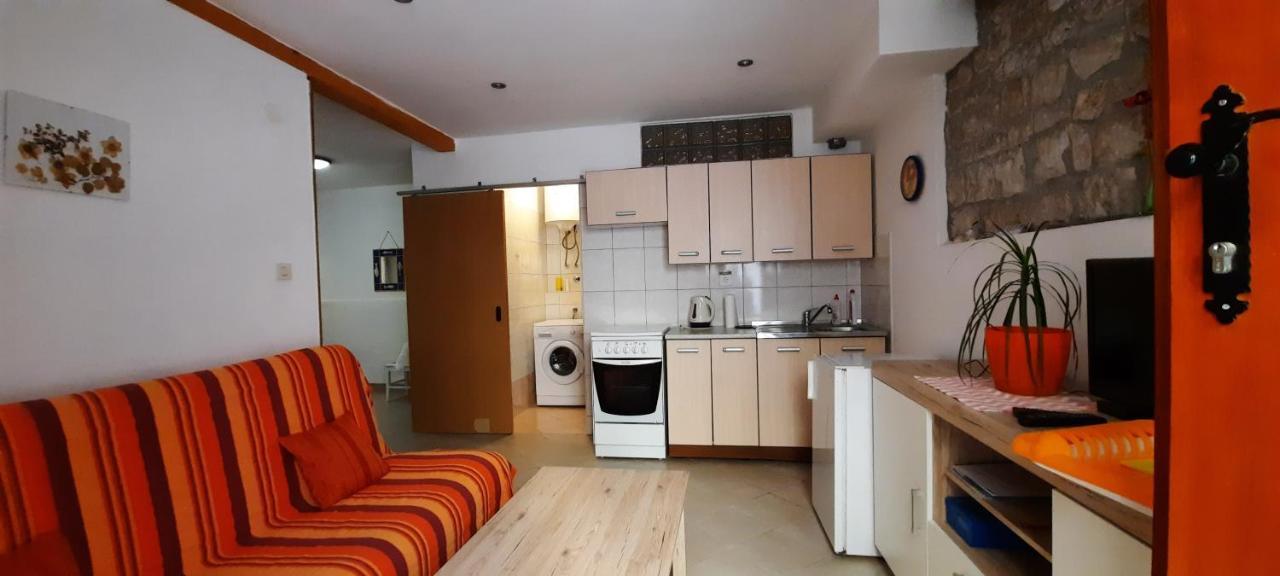 Apartment Lucija Cres Exterior photo
